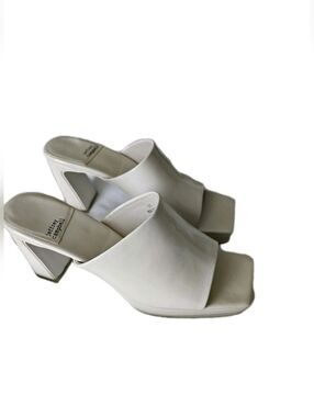 Jeffrey Campbell Women's Beige Patent Leather Platform Shoes Size 11